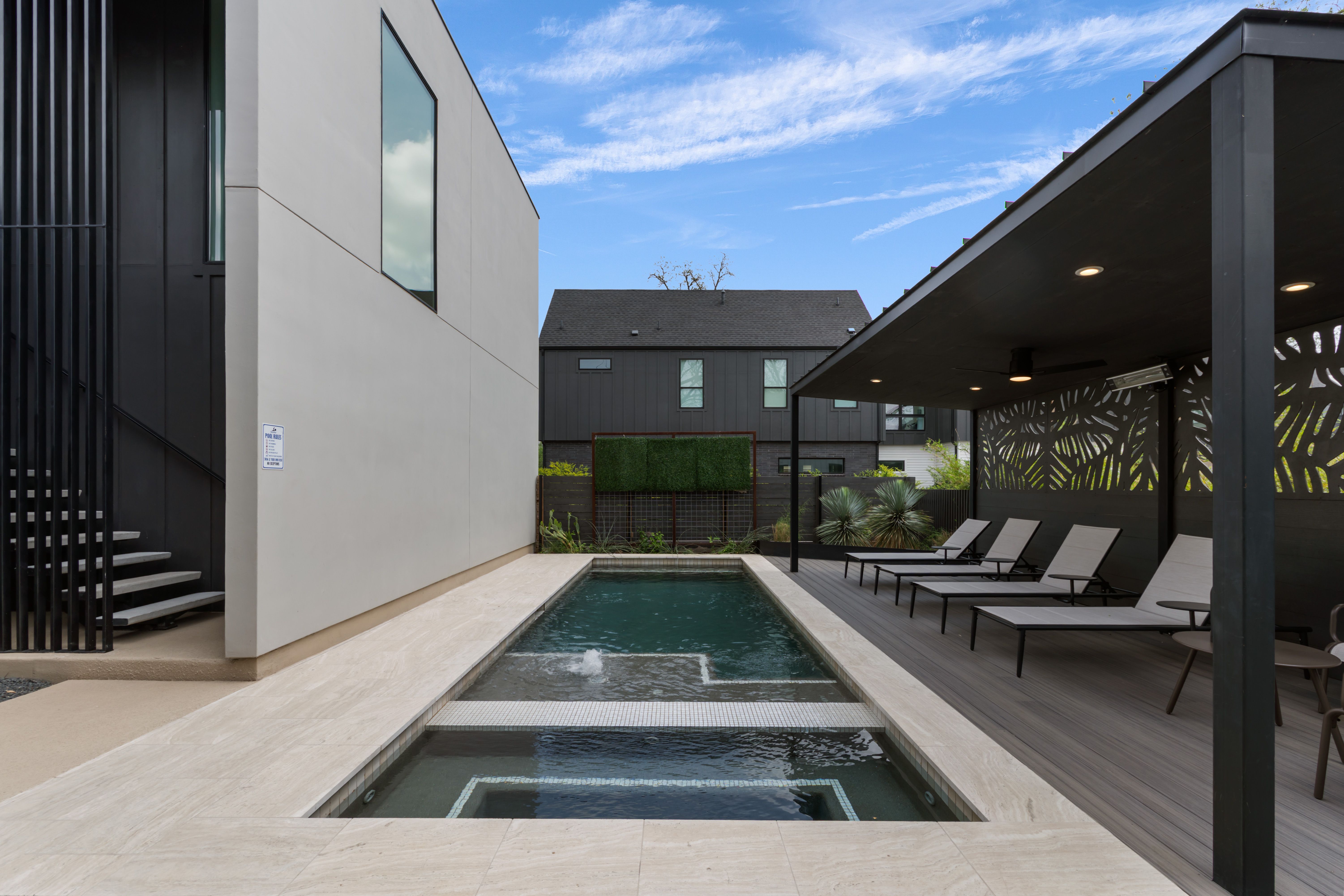  Striking Cobalt Design Home - 物件實景
