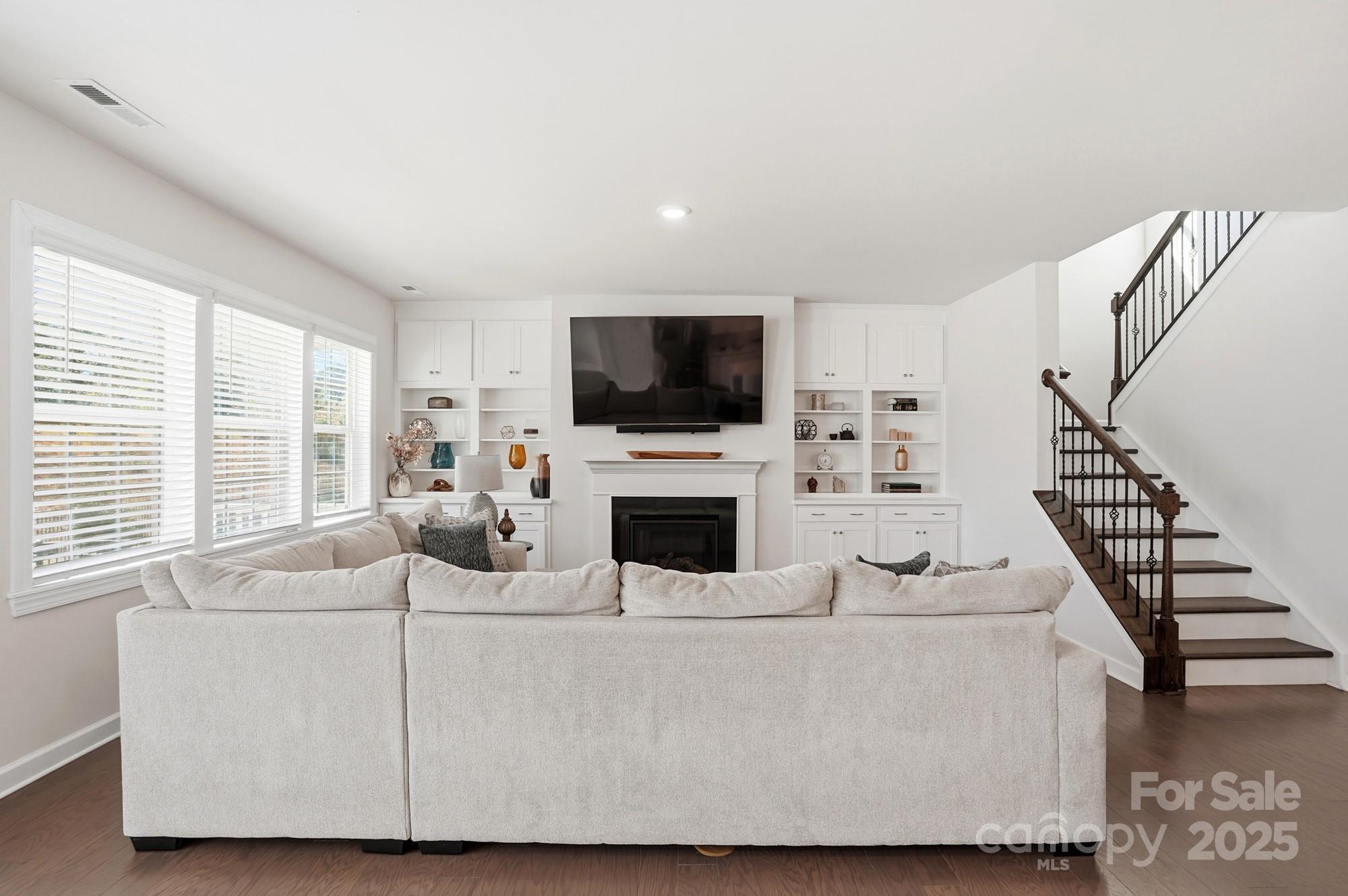 Huntersville, North Carolina, 28078, United States, 4 Bedrooms Bedrooms, ,4 BathroomsBathrooms,Residential,For Sale,1992464