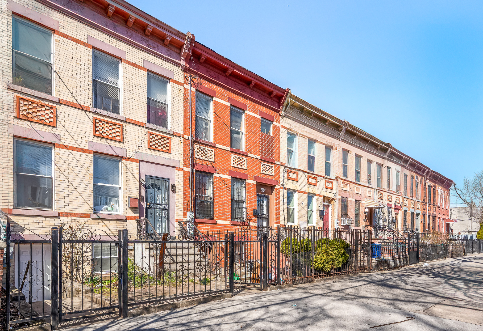 Brooklyn, New York, 11207, United States, 7 Bedrooms Bedrooms, ,3 BathroomsBathrooms,Residential,For Sale,1927246