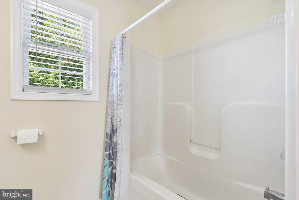 Winchester, Virginia, 22601, United States, 3 Bedrooms Bedrooms, ,3 BathroomsBathrooms,Residential,For Sale,1906316