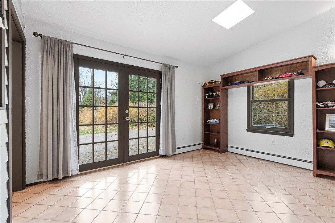 Robinson Twp, Pennsylvania, 15108, United States, 4 Bedrooms Bedrooms, ,5 BathroomsBathrooms,Residential,For Sale,1997080