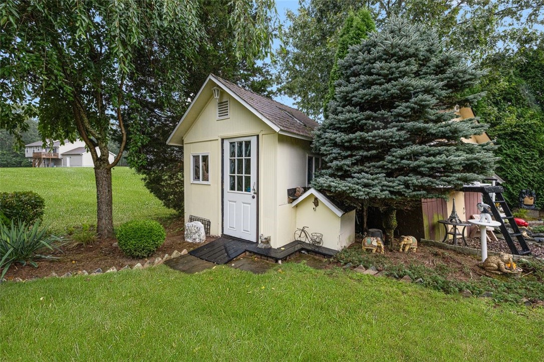 Cranston, Rhode Island, 02921, United States, 3 Bedrooms Bedrooms, ,2 BathroomsBathrooms,Residential,For Sale,1940913