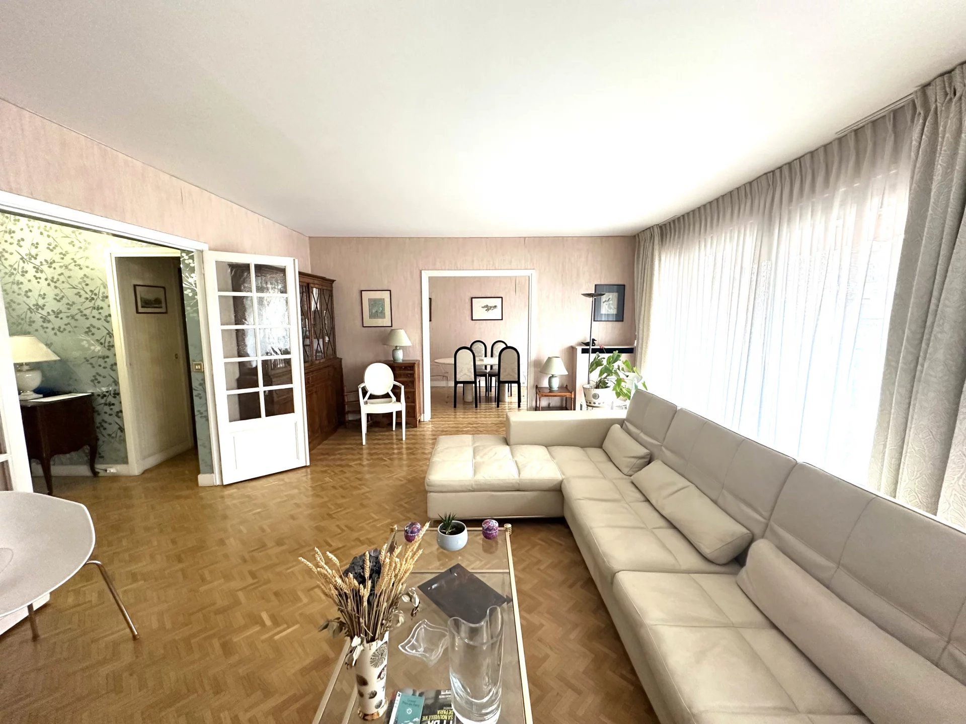 Le Vésinet, Île-de-France, 78110, FR, 3 Bedrooms Bedrooms, ,4 BathroomsBathrooms,Residential,For Sale,1994882