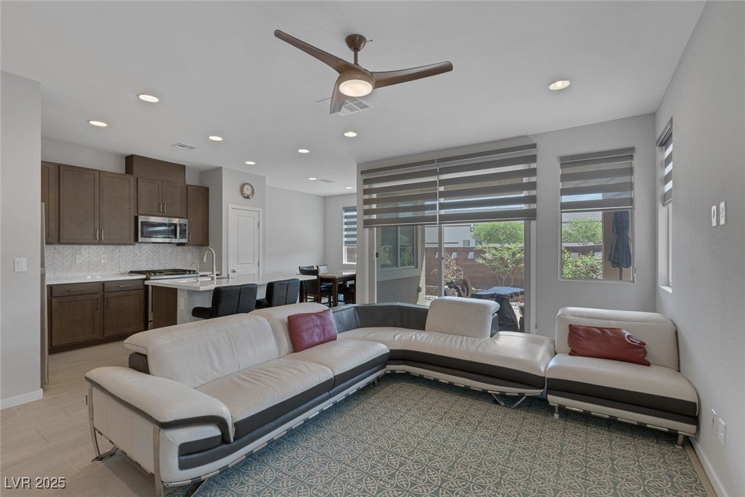 Las Vegas, Nevada, 89148, United States, 3 Bedrooms Bedrooms, ,2 BathroomsBathrooms,Residential,For Sale,1921692