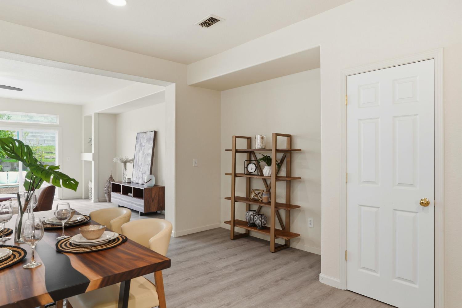 Stockton, California, 95209, United States, 4 Bedrooms Bedrooms, ,3 BathroomsBathrooms,Residential,For Sale,1998971