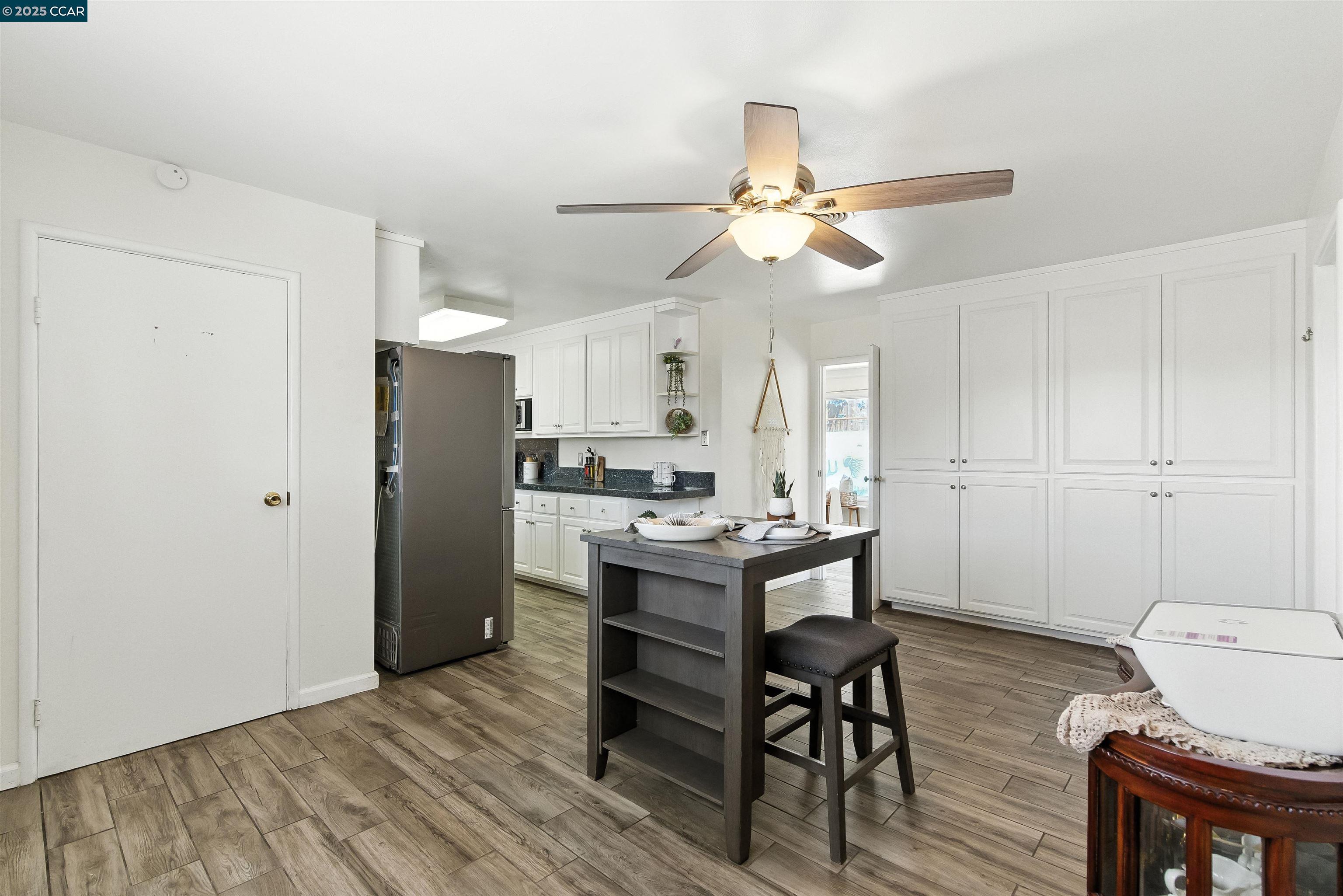 Vallejo, California, 94589, United States, 3 Bedrooms Bedrooms, ,2 BathroomsBathrooms,Residential,For Sale,1917421