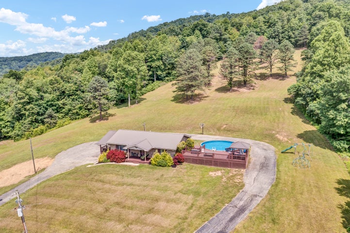 Vanceburg, Kentucky, 41179, United States, 4 Bedrooms Bedrooms, ,2 BathroomsBathrooms,Residential,For Sale,1984182