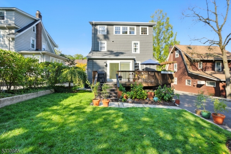Maplewood Twp., New Jersey, 07040, United States, 4 Bedrooms Bedrooms, ,3 BathroomsBathrooms,Residential,For Sale,1940920