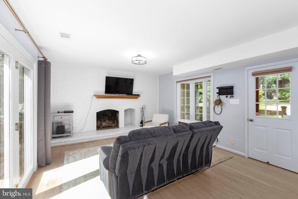 Fredericksburg, Virginia, 22407, United States, 4 Bedrooms Bedrooms, ,4 BathroomsBathrooms,Residential,For Sale,1849962
