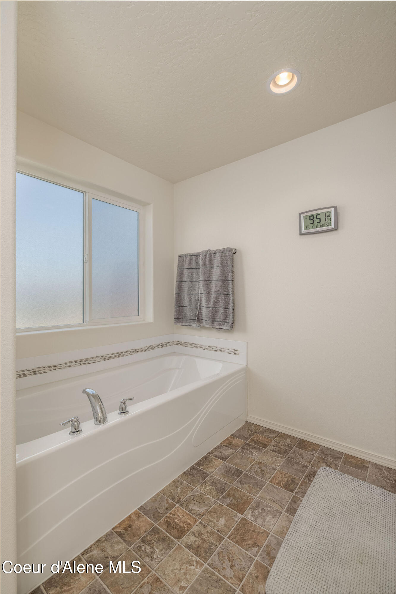 Post Falls, Idaho, 83854, United States, 3 Bedrooms Bedrooms, ,2 BathroomsBathrooms,Residential,For Sale,1996054