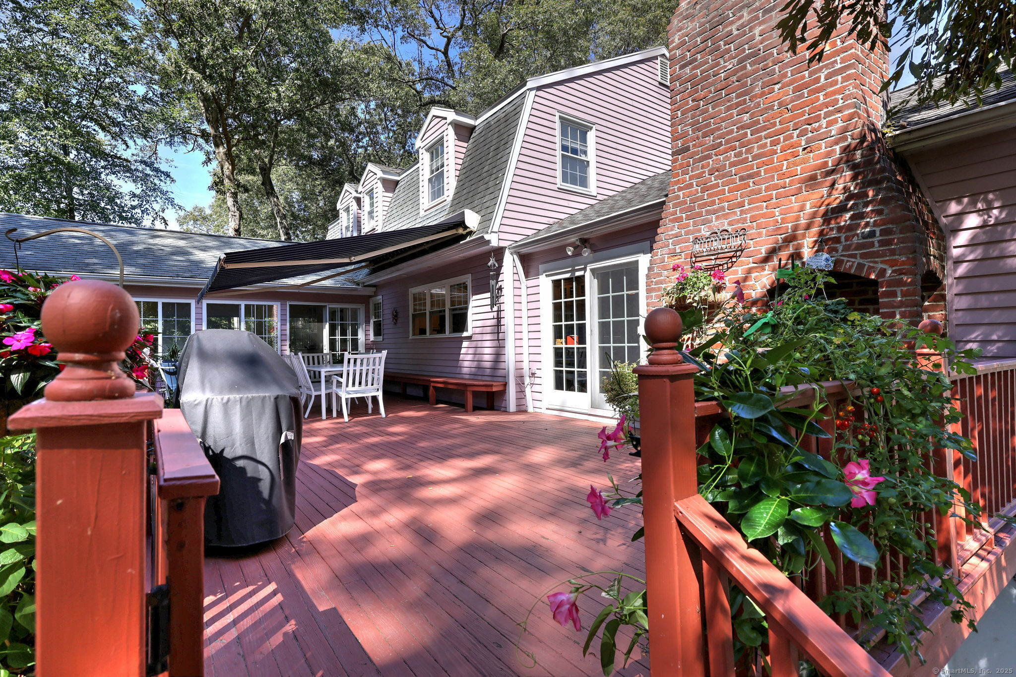 Milford, Connecticut, 06461, United States, 3 Bedrooms Bedrooms, ,3 BathroomsBathrooms,Residential,For Sale,1938642