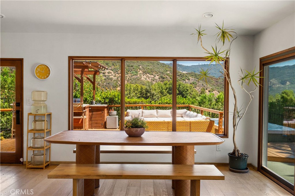 Calabasas, California, 91302, United States, 4 Bedrooms Bedrooms, ,3 BathroomsBathrooms,Residential,For Sale,1890282