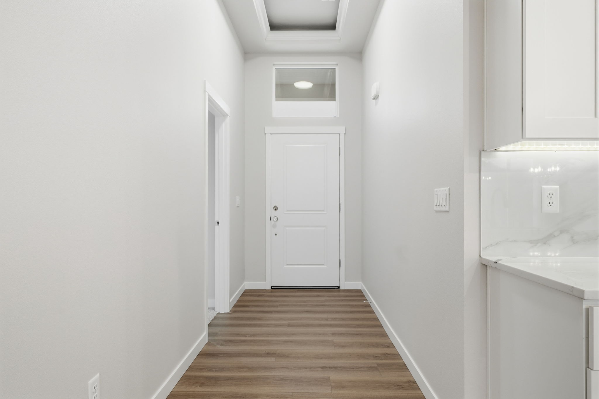  Open and Light Filled Floorplan - 物件實景