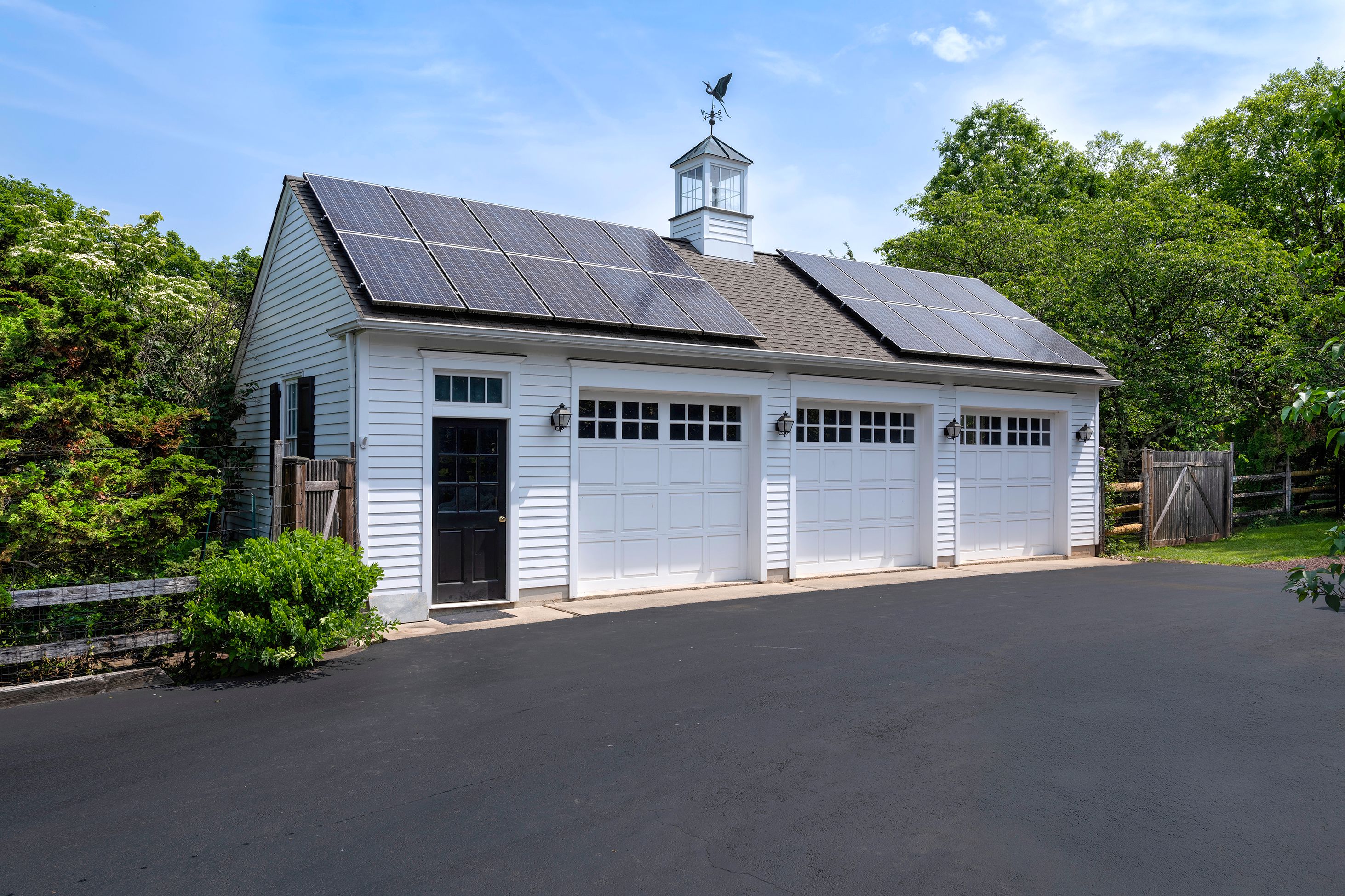  Gracefully Expanded Colonial Home on Picture-Perfect Grounds - 物件實景