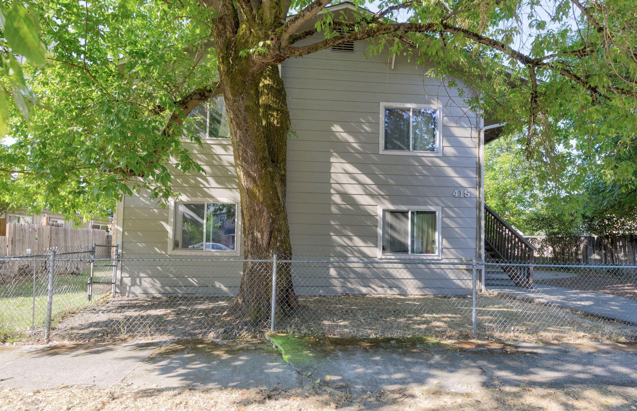 Grants Pass, Oregon, 97526, United States, ,Residential,For Sale,1916404