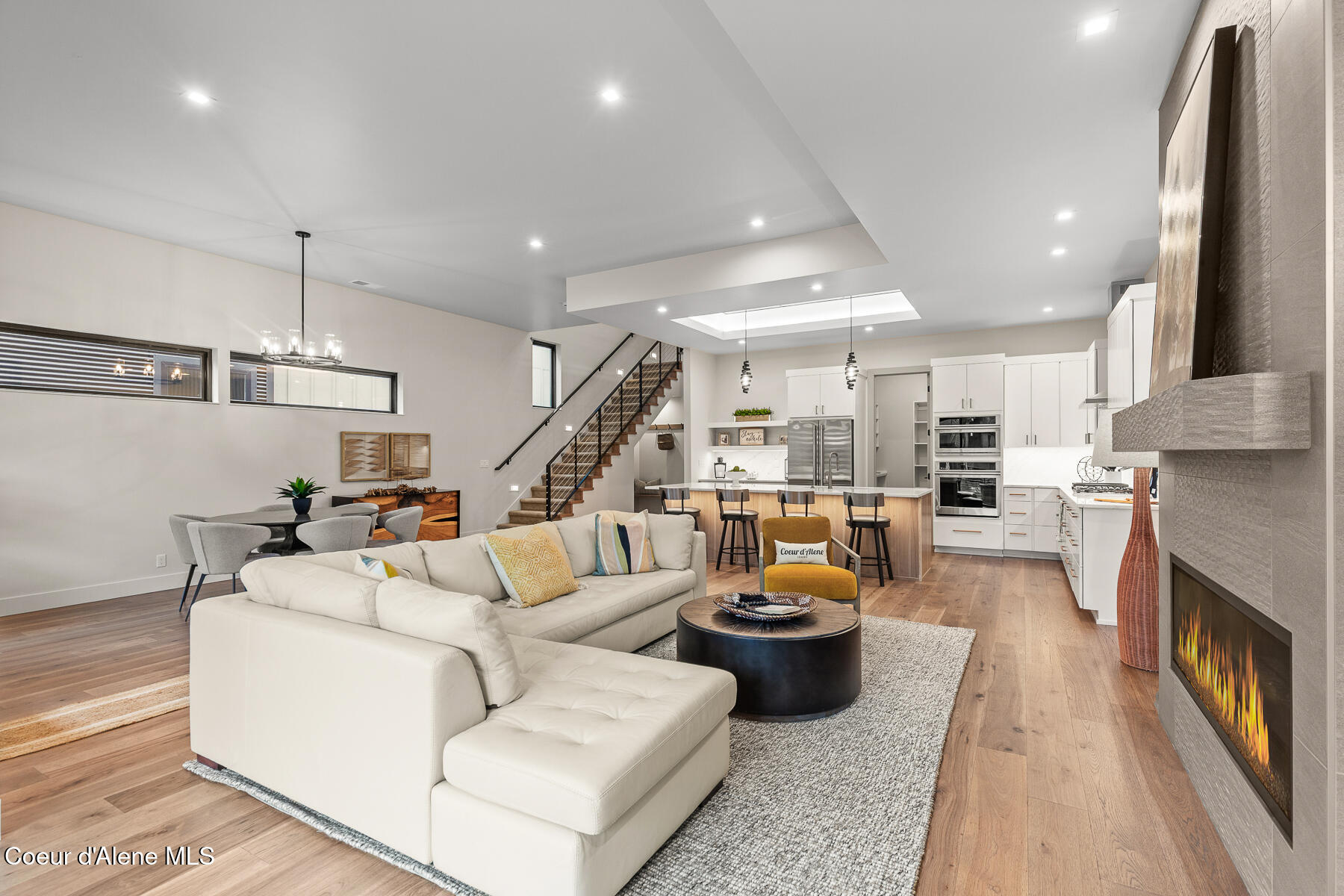 Coeur d'Alene, Idaho, 83814, United States, 3 Bedrooms Bedrooms, ,4 BathroomsBathrooms,Residential,For Sale,2014770