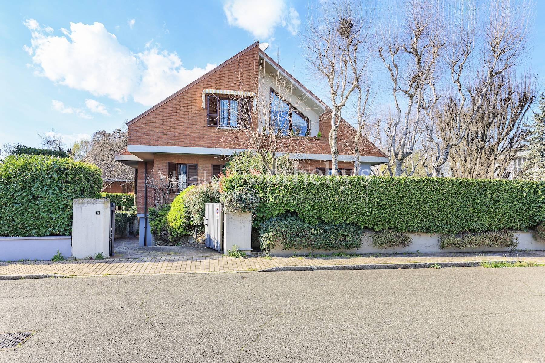  Elegant Residence in an Exclusive Setting - 物件實景