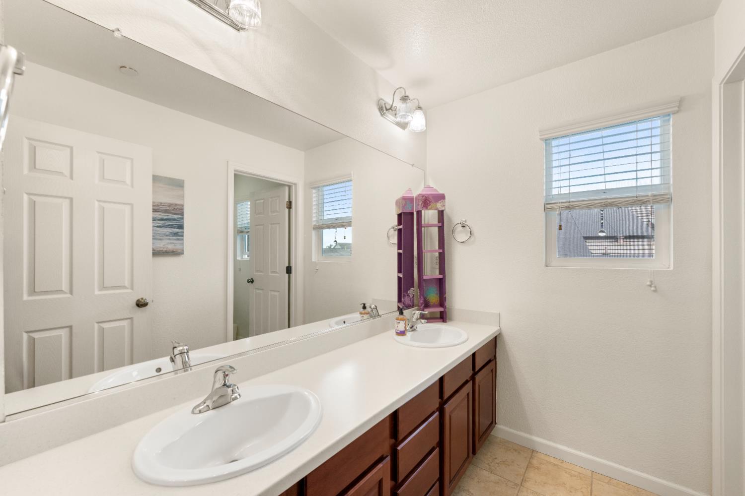 Lincoln, California, 95648, United States, 5 Bedrooms Bedrooms, ,4 BathroomsBathrooms,Residential,For Sale,2035339
