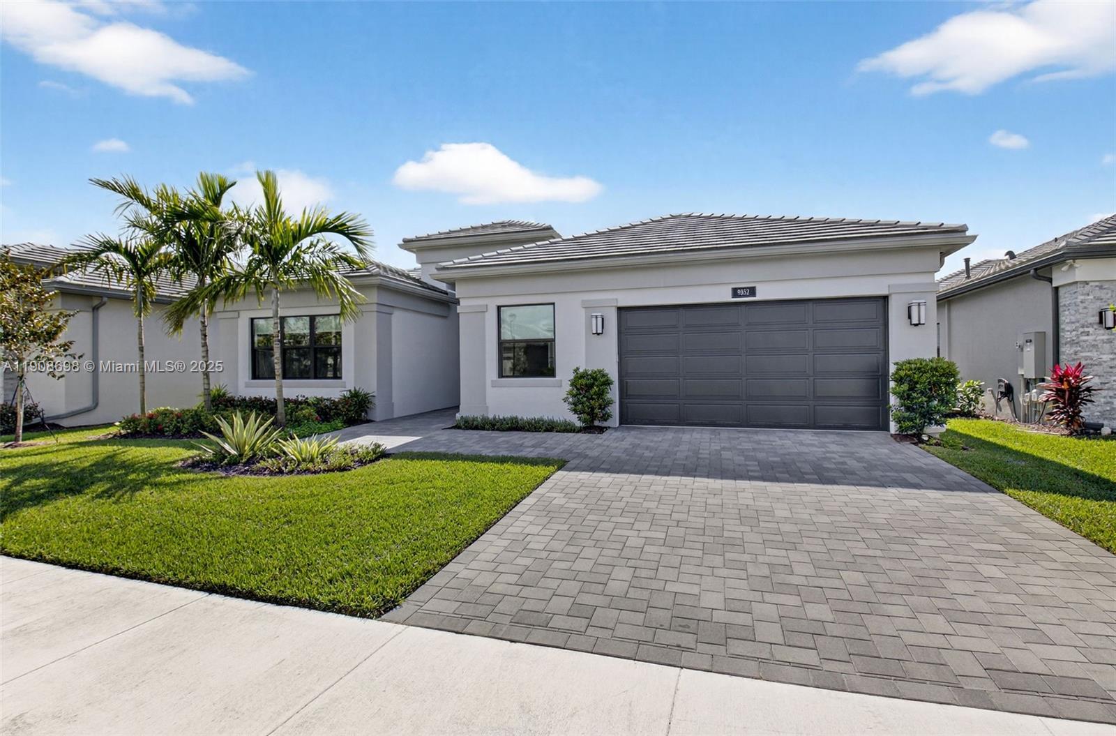 Boynton Beach, Florida, 33473, United States, 3 Bedrooms Bedrooms, ,4 BathroomsBathrooms,Residential,For Sale,1991077