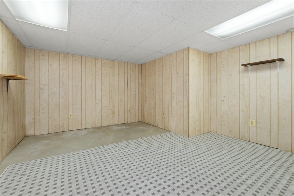 Rowley, Massachusetts, 01969, United States, 4 Bedrooms Bedrooms, ,3 BathroomsBathrooms,Residential,For Sale,1867579