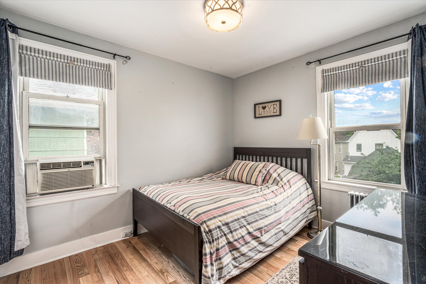  68-37 Nansen Street, Forest Hills, NY, 11375 - 物件實景