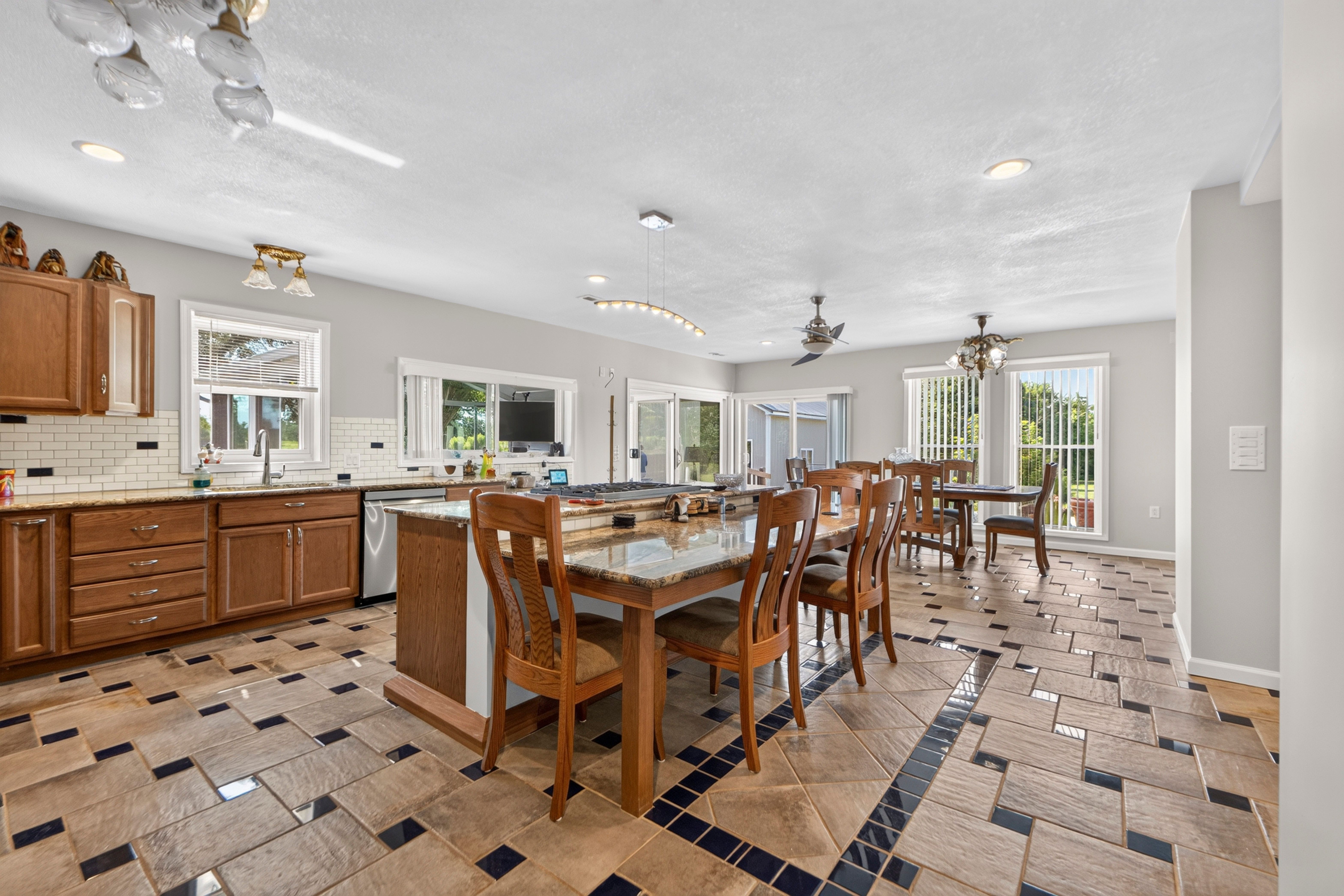  26025 Metcalf Road, Louisburg, KS 66053 - 物件實景