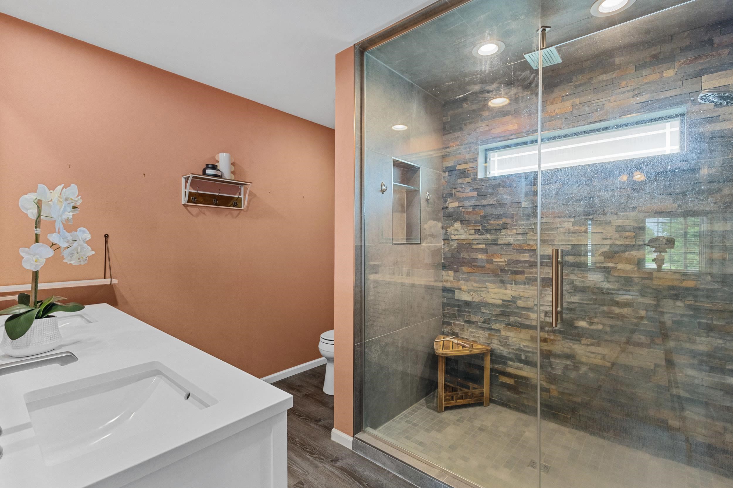 Neenah, Wisconsin, 54956, United States, 4 Bedrooms Bedrooms, ,4 BathroomsBathrooms,Residential,For Sale,1930712