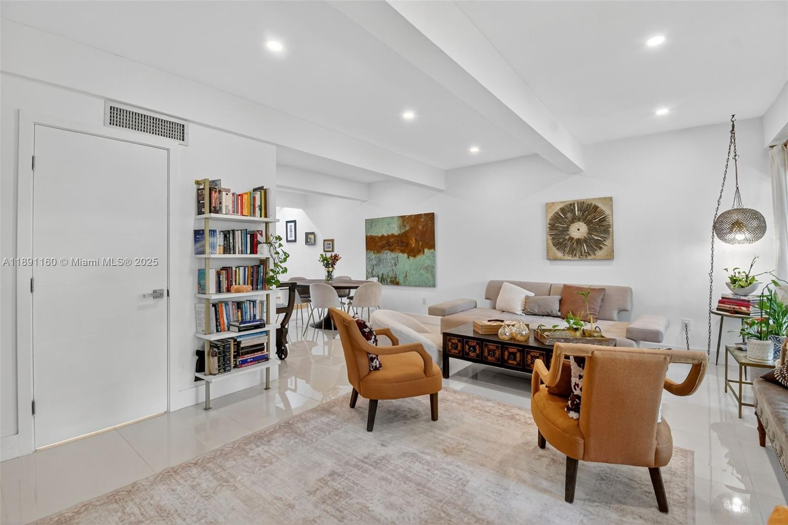 Miami, Florida, 33180, United States, 3 Bedrooms Bedrooms, ,3 BathroomsBathrooms,Residential,For Sale,1961045