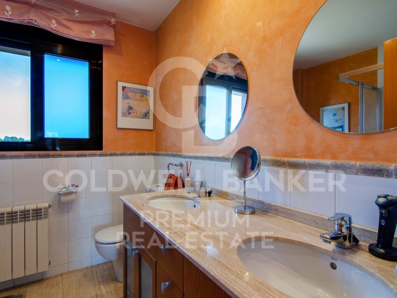 Cerdanyola del Vallès, Catalonia, ES, 5 Bedrooms Bedrooms, ,3 BathroomsBathrooms,Residential,For Sale,1610457