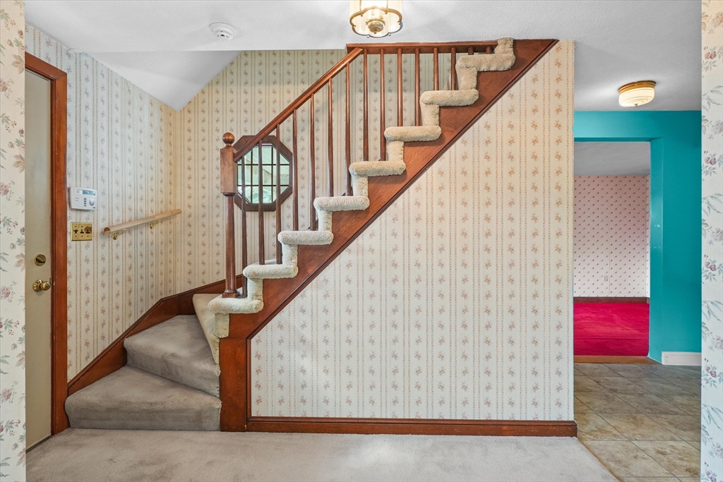 Lynn, Massachusetts, 01904, United States, 3 Bedrooms Bedrooms, ,2 BathroomsBathrooms,Residential,For Sale,1921974