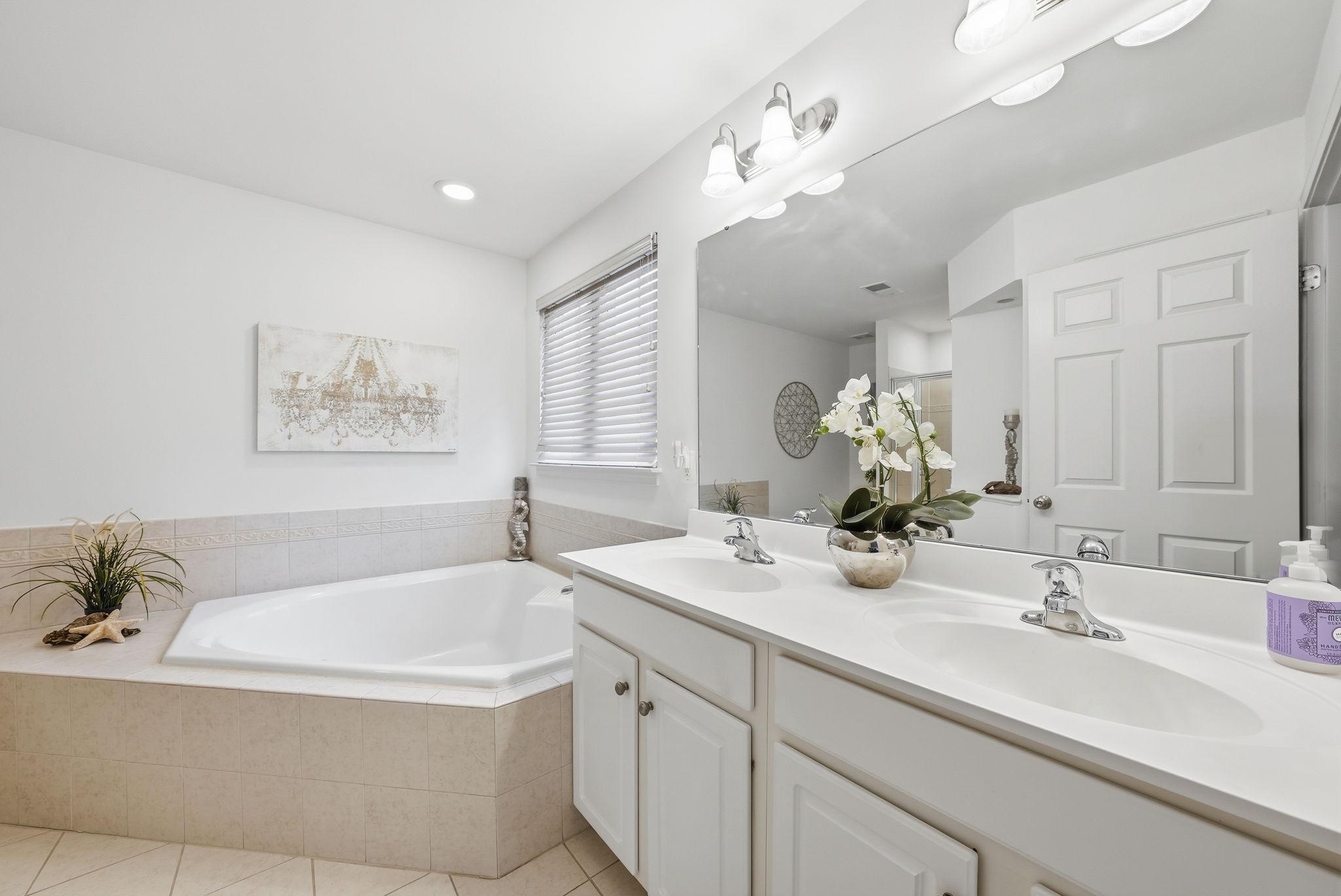 Woodbridge, Virginia, 22191, United States, 3 Bedrooms Bedrooms, ,3 BathroomsBathrooms,Residential,For Sale,2049196