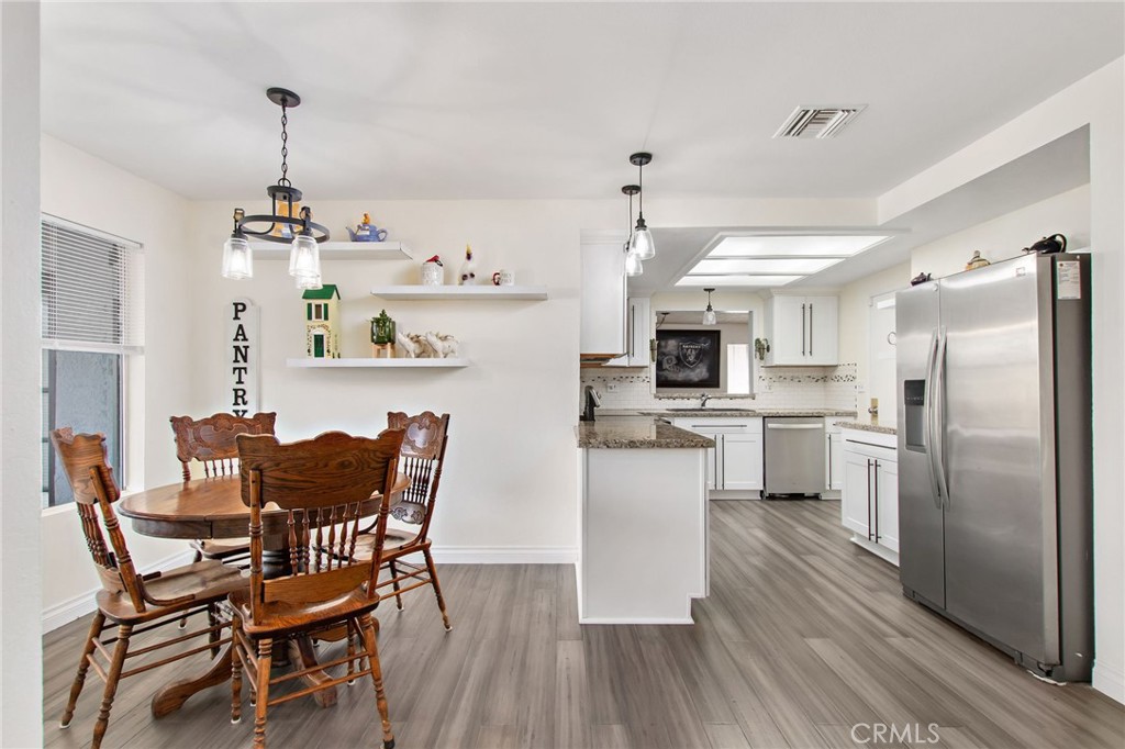 Canyon Lake, California, 92587, United States, 3 Bedrooms Bedrooms, ,2 BathroomsBathrooms,Residential,For Sale,1888203