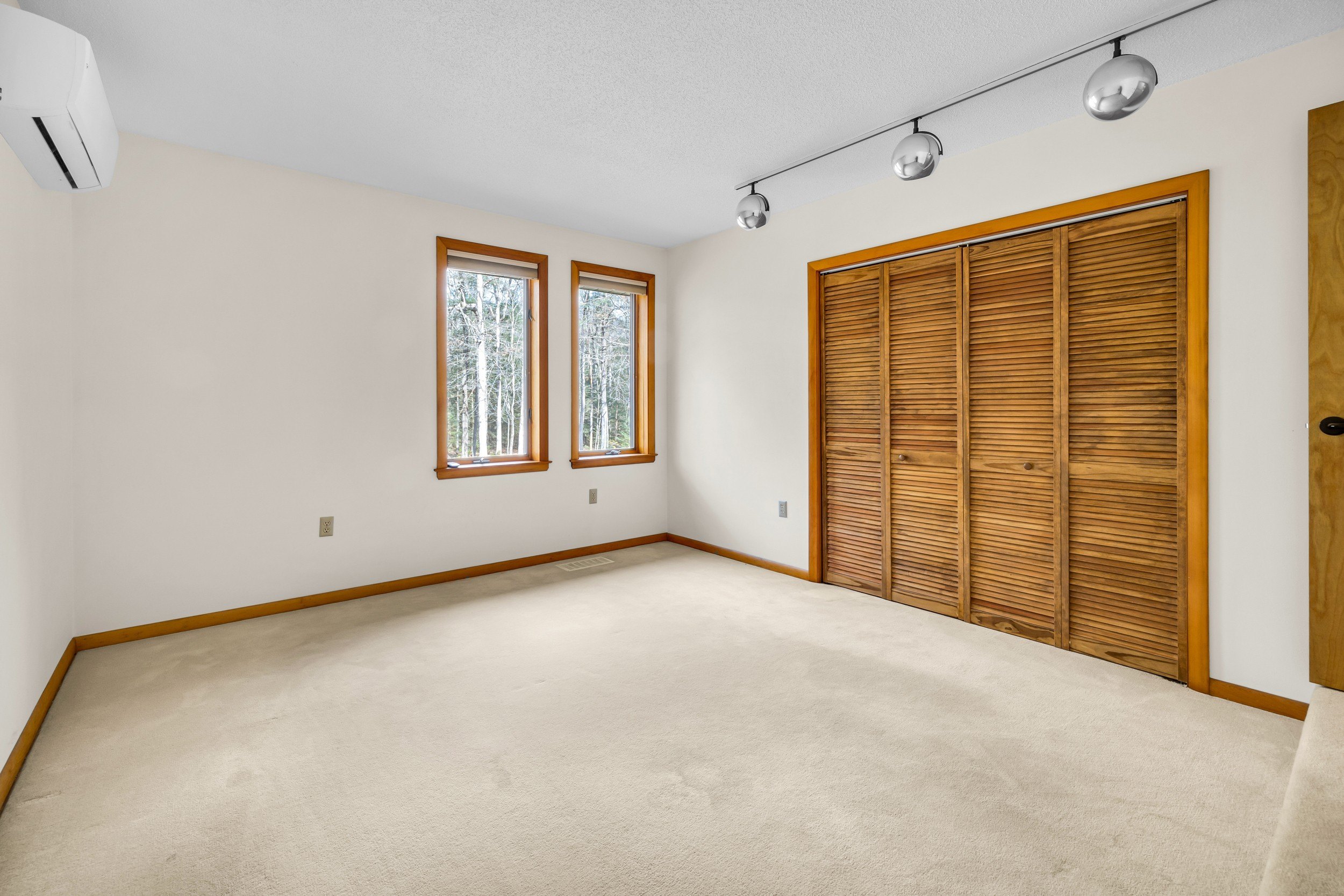 Granby, Connecticut, 06060, United States, 3 Bedrooms Bedrooms, ,3 BathroomsBathrooms,Residential,For Sale,1996436