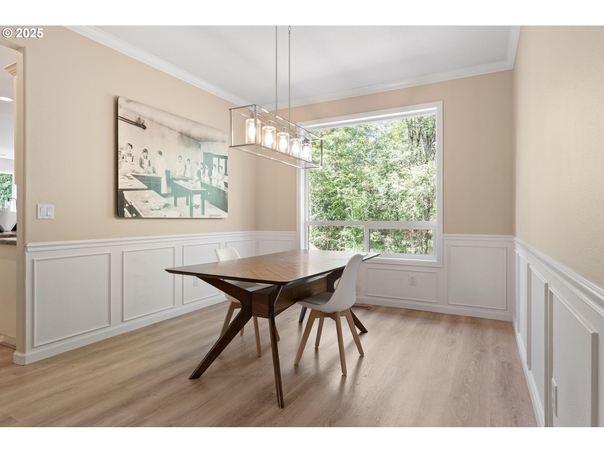 Portland, Oregon, 97219, United States, 4 Bedrooms Bedrooms, ,2 BathroomsBathrooms,Residential,For Sale,1917985