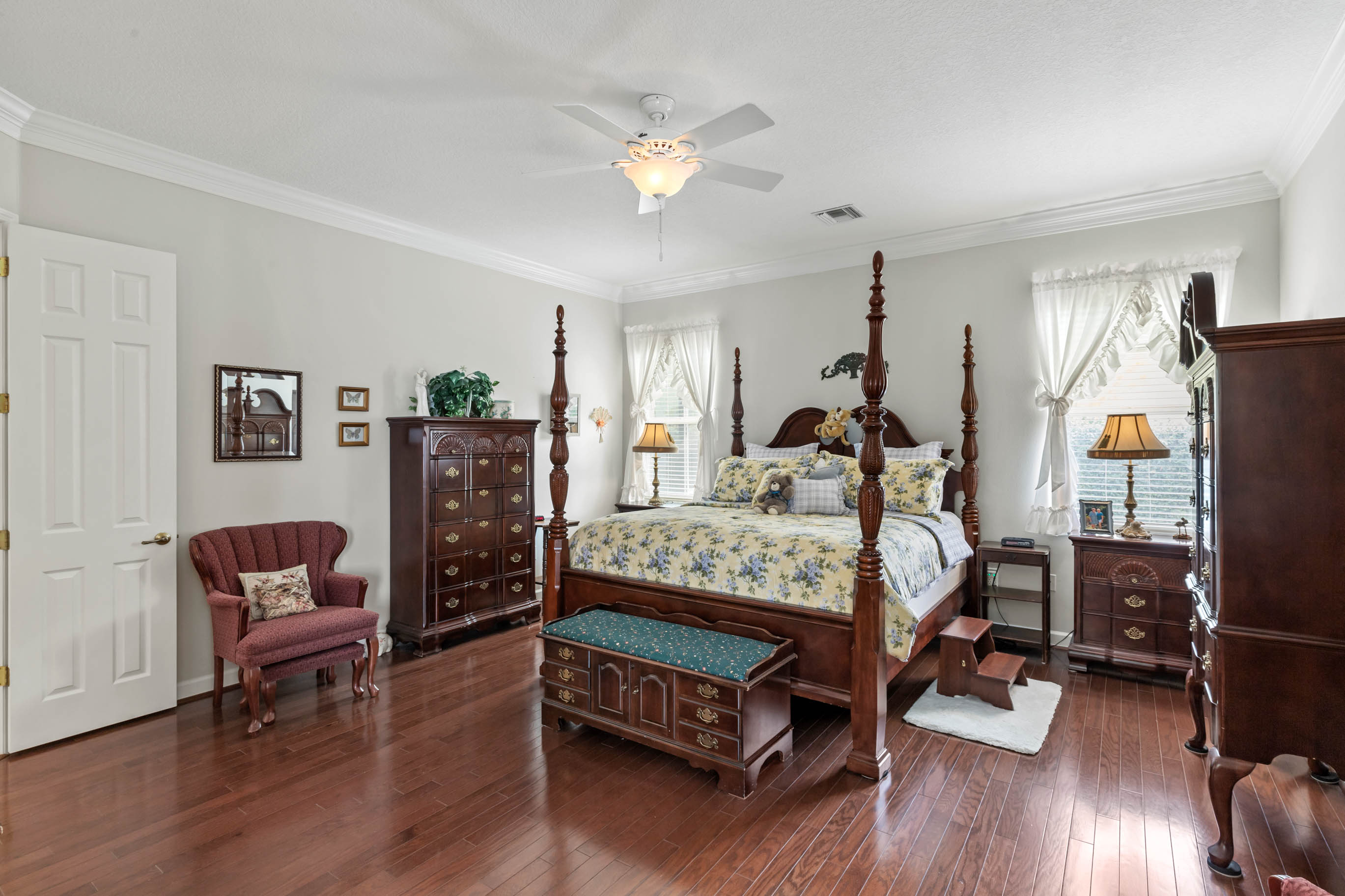 Eustis, Florida, 32736, United States, 3 Bedrooms Bedrooms, ,4 BathroomsBathrooms,Residential,For Sale,2013226