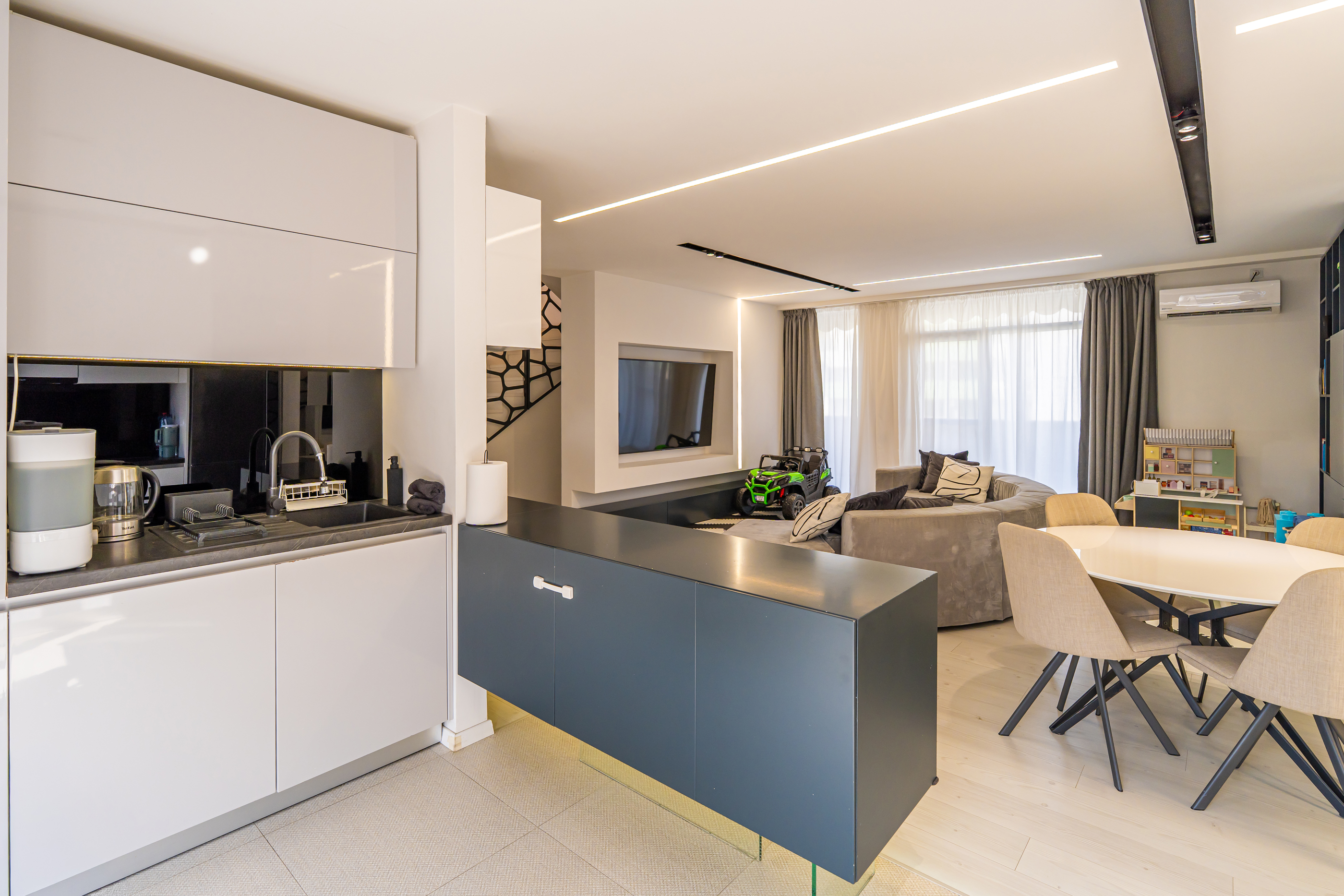 Four-Room Penthouse with Easy Access to Cluj-Napoca’s Business District - 物件實景