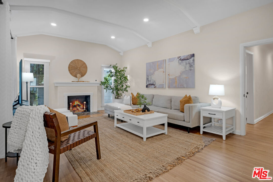 Los Angeles, California, 90025, United States, 5 Bedrooms Bedrooms, ,4 BathroomsBathrooms,Residential,For Sale,1934353