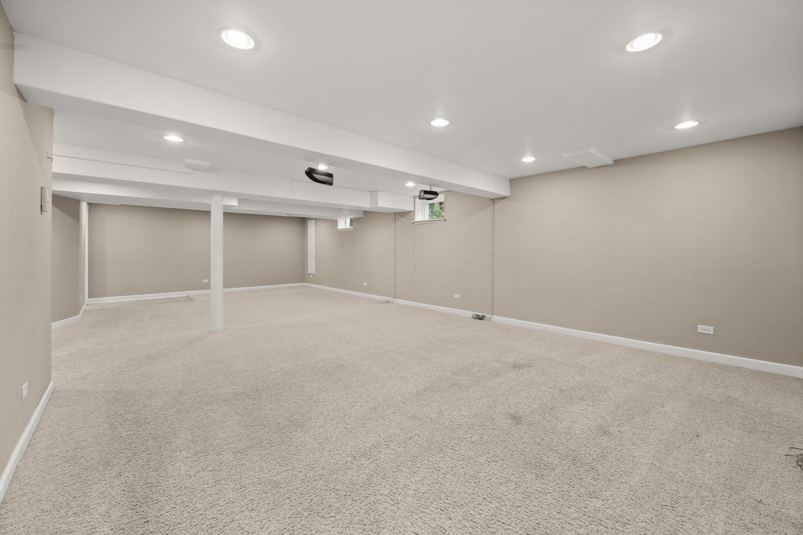 West Chicago, Illinois, 60185, United States, 4 Bedrooms Bedrooms, ,4 BathroomsBathrooms,Residential,For Sale,1991101