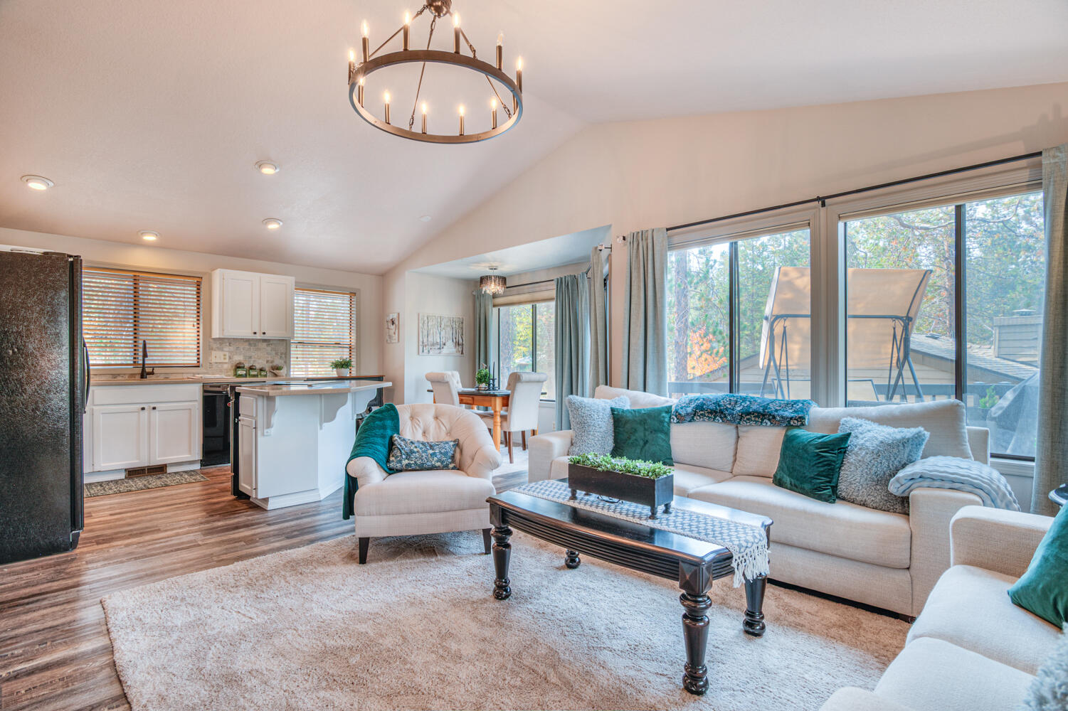 Sunriver, Oregon, 97707, United States, 3 Bedrooms Bedrooms, ,2 BathroomsBathrooms,Residential,For Sale,1982531