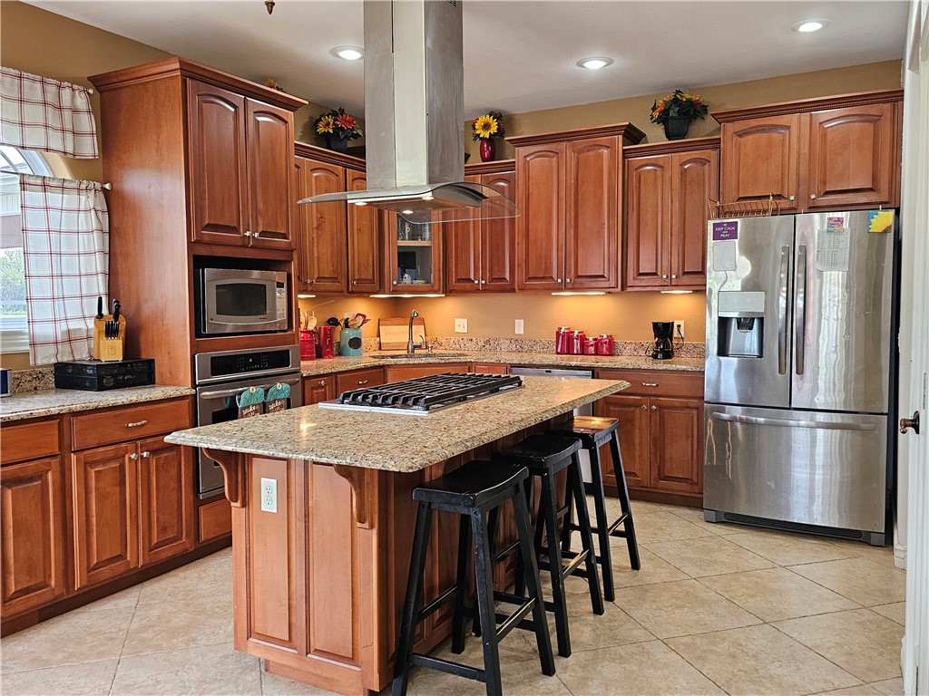 Gentry, Arkansas, 72734, United States, 5 Bedrooms Bedrooms, ,3 BathroomsBathrooms,Residential,For Sale,1778462