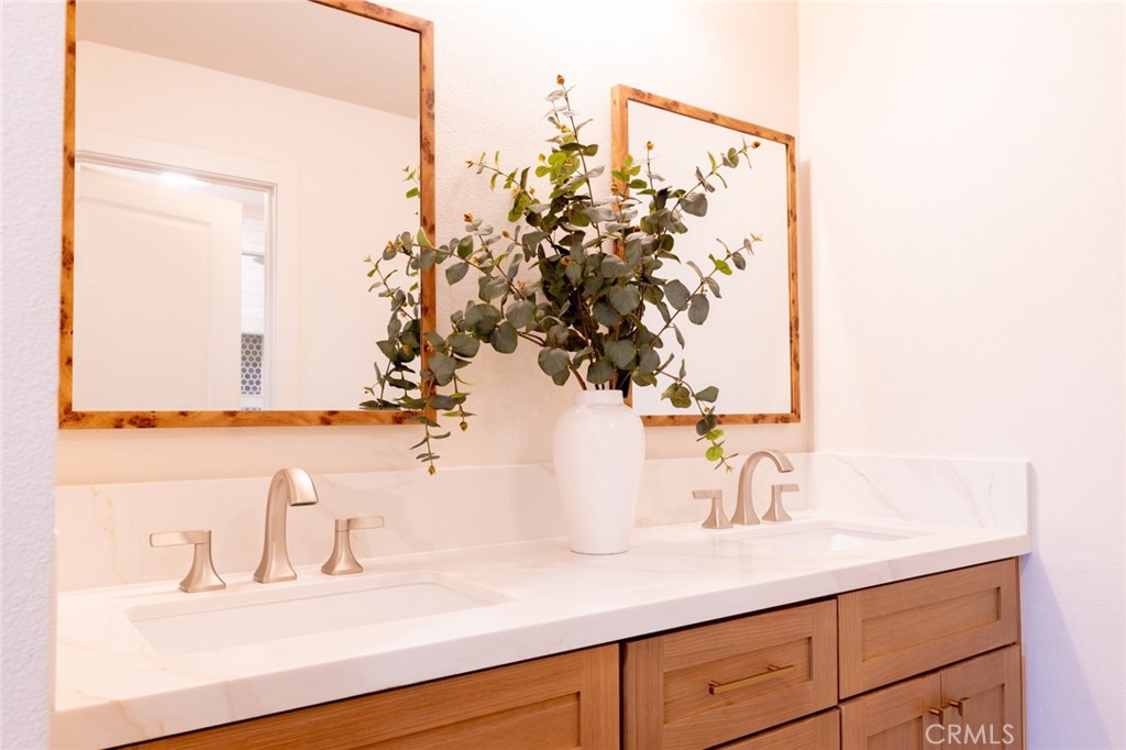 Mission Viejo, California, 92692, United States, 3 Bedrooms Bedrooms, ,2 BathroomsBathrooms,Residential,For Sale,1997044