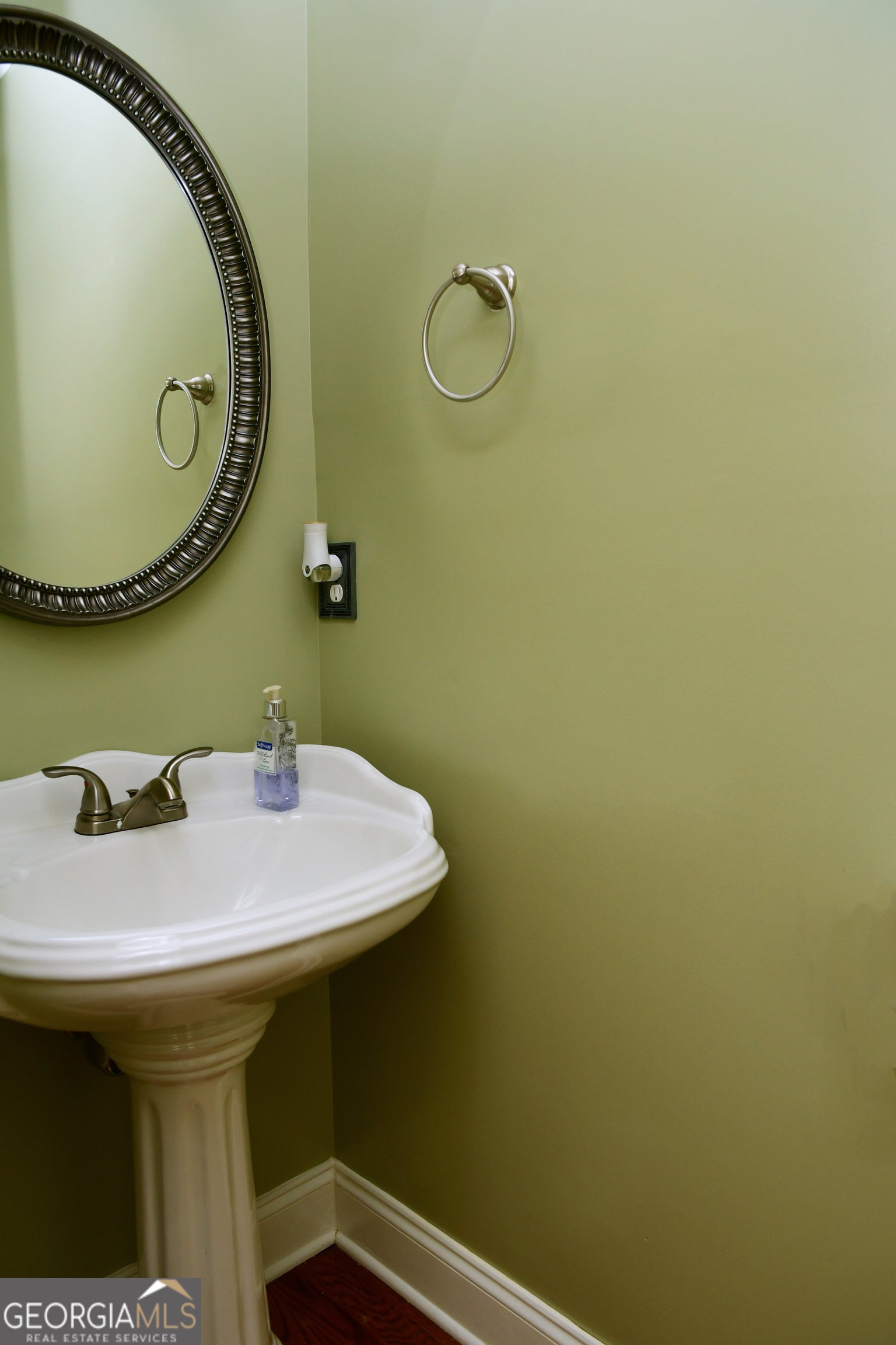 Hoschton, Georgia, 30548, United States, 5 Bedrooms Bedrooms, ,4 BathroomsBathrooms,Residential,For Sale,1992517