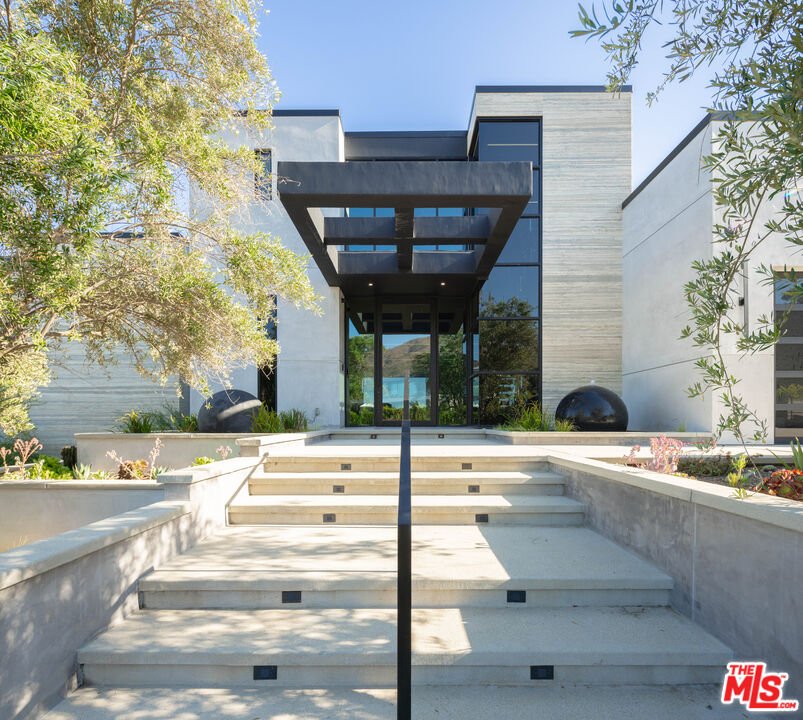 Malibu, California, 90265, United States, 5 Bedrooms Bedrooms, ,10 BathroomsBathrooms,Residential,For Sale,1707540