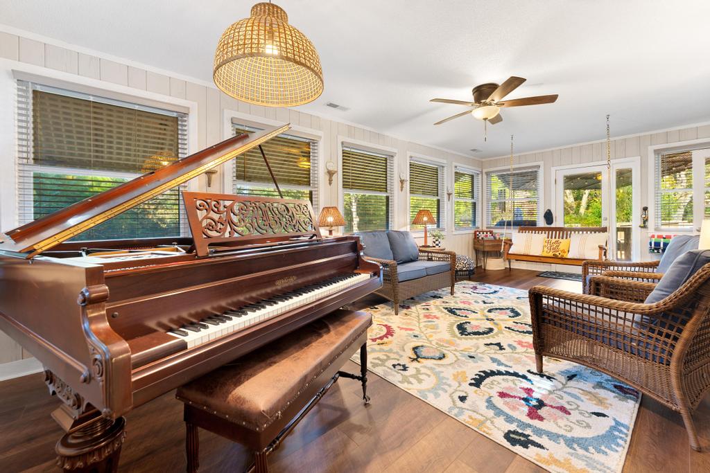 Hartwell, Georgia, 30643, United States, 4 Bedrooms Bedrooms, ,3 BathroomsBathrooms,Residential,For Sale,1989315