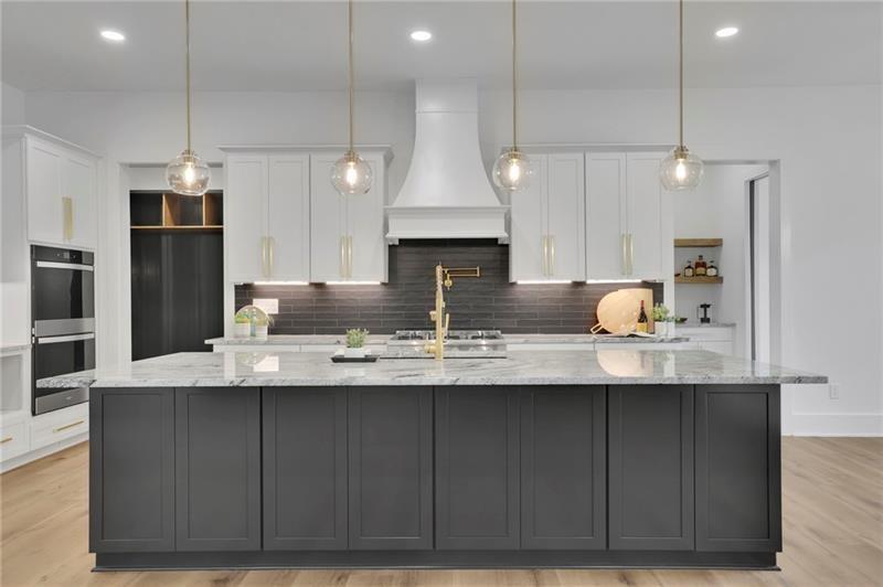 Canton, Georgia, 30114, United States, 5 Bedrooms Bedrooms, ,4 BathroomsBathrooms,Residential,For Sale,1974938