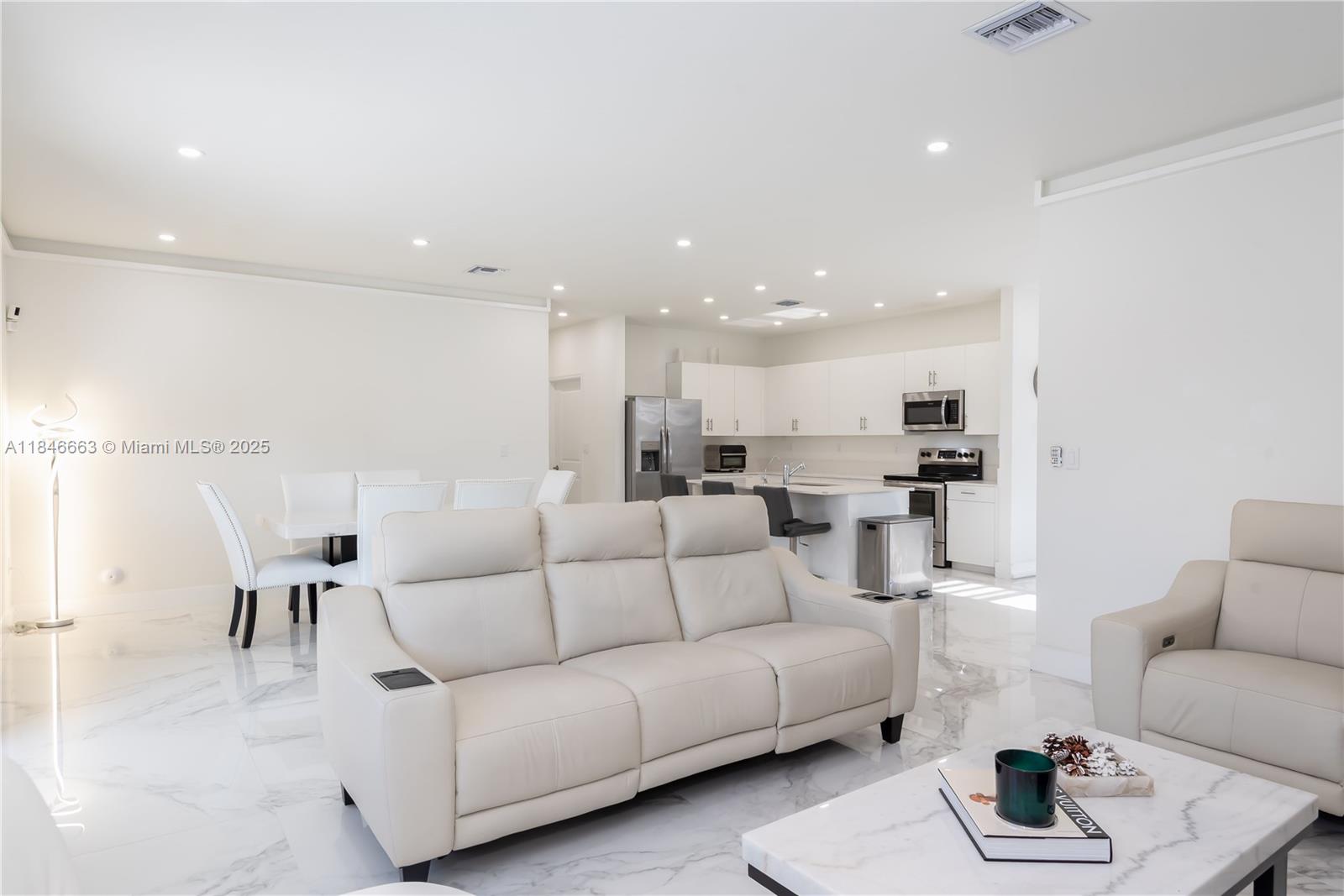 Homestead, Florida, 33032, United States, 5 Bedrooms Bedrooms, ,3 BathroomsBathrooms,Residential,For Sale,1900926