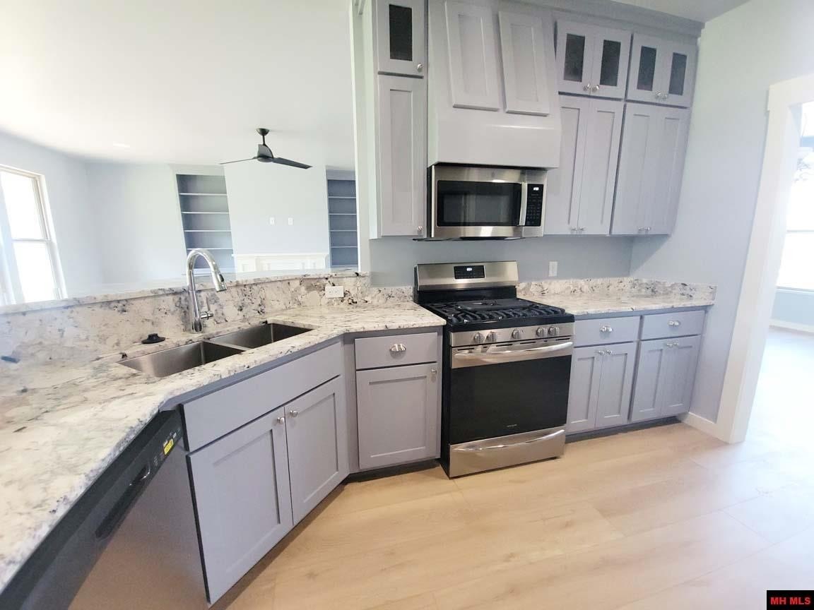 Mountain Home, Arkansas, 72653, United States, 3 Bedrooms Bedrooms, ,2 BathroomsBathrooms,Residential,For Sale,1983473