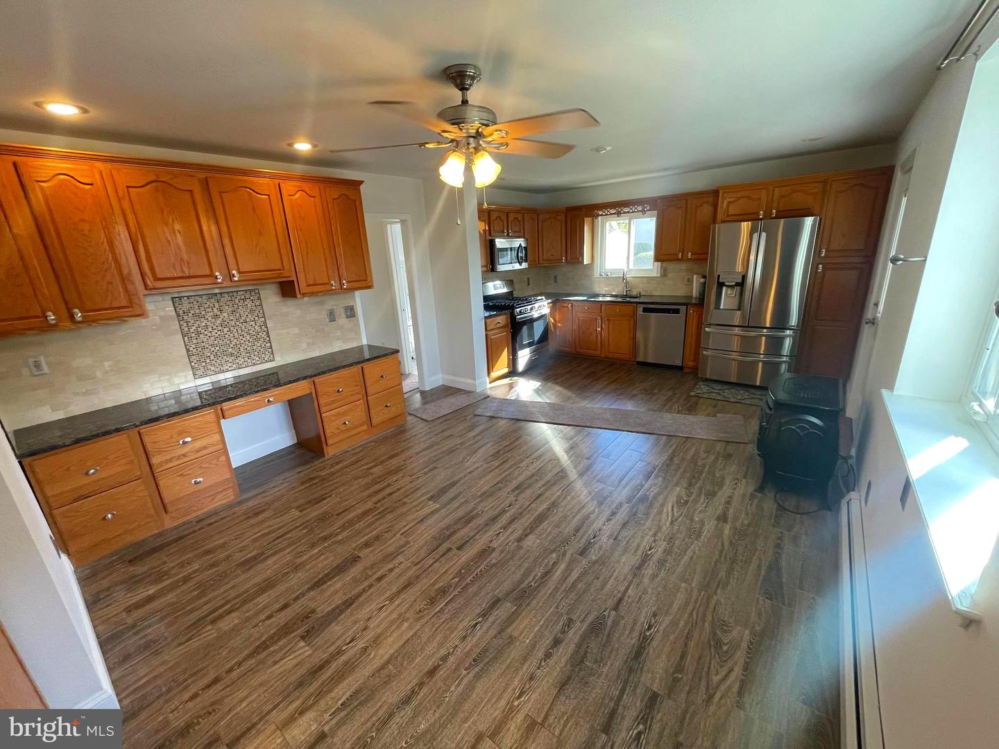 MAPLE SHADE, New Jersey, 08052, United States, 3 Bedrooms Bedrooms, ,3 BathroomsBathrooms,Residential,For Sale,1985694