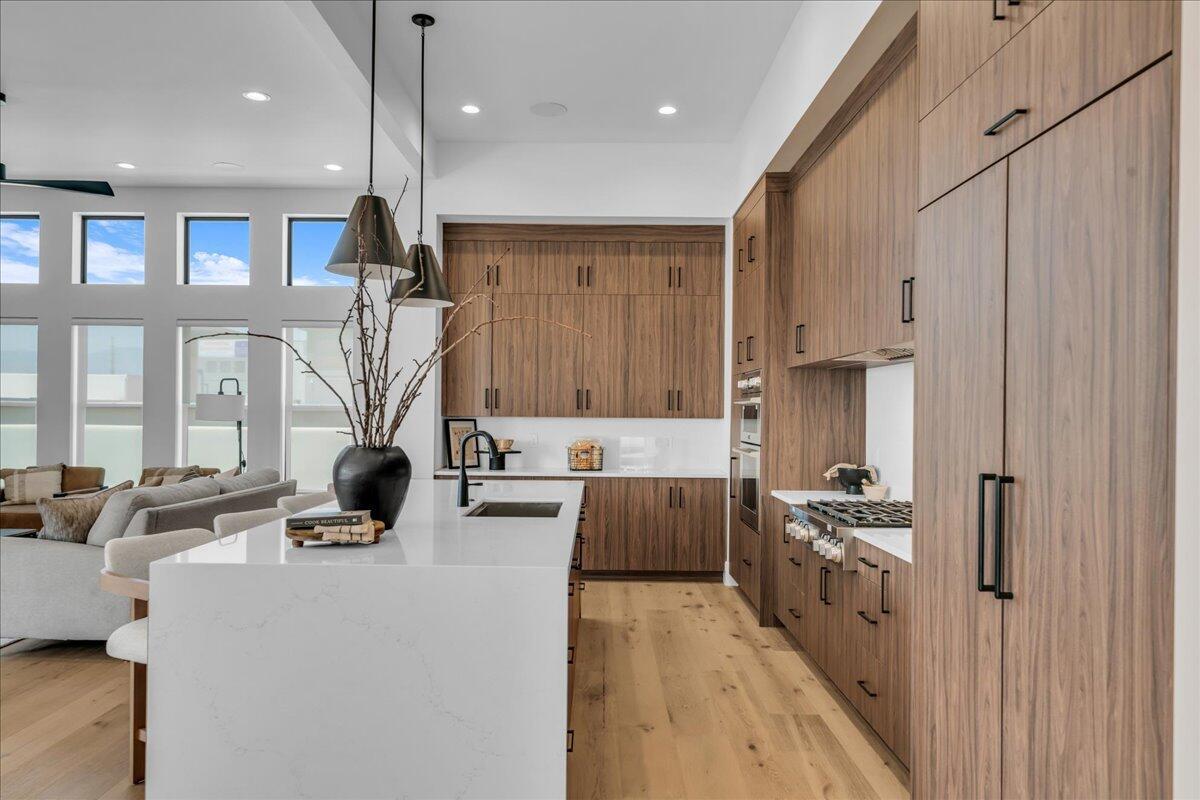 Santa Clara, Utah, 84765, United States, 3 Bedrooms Bedrooms, ,4 BathroomsBathrooms,Residential,For Sale,1904284