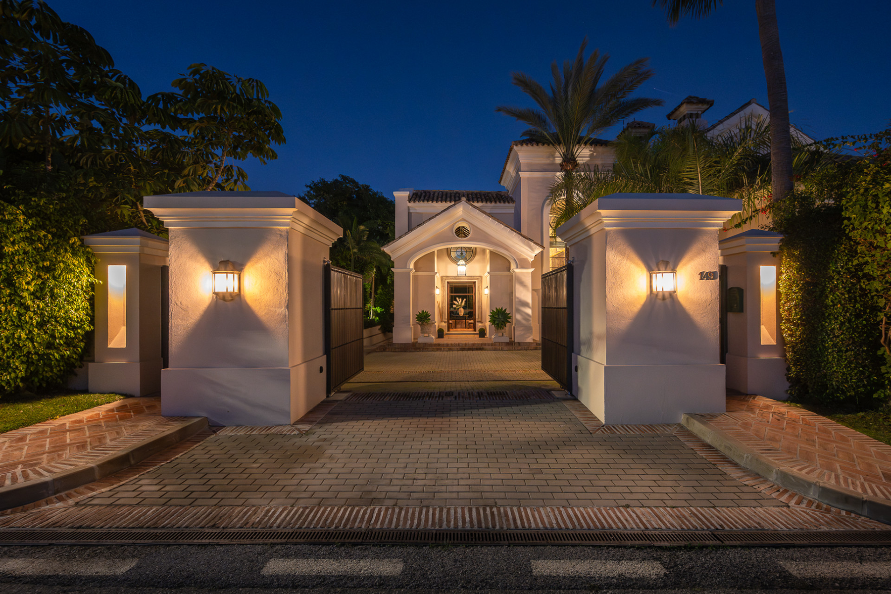  Majestic Villa in the Iconic Beachside Community Guadalmina Baja - 物件實景